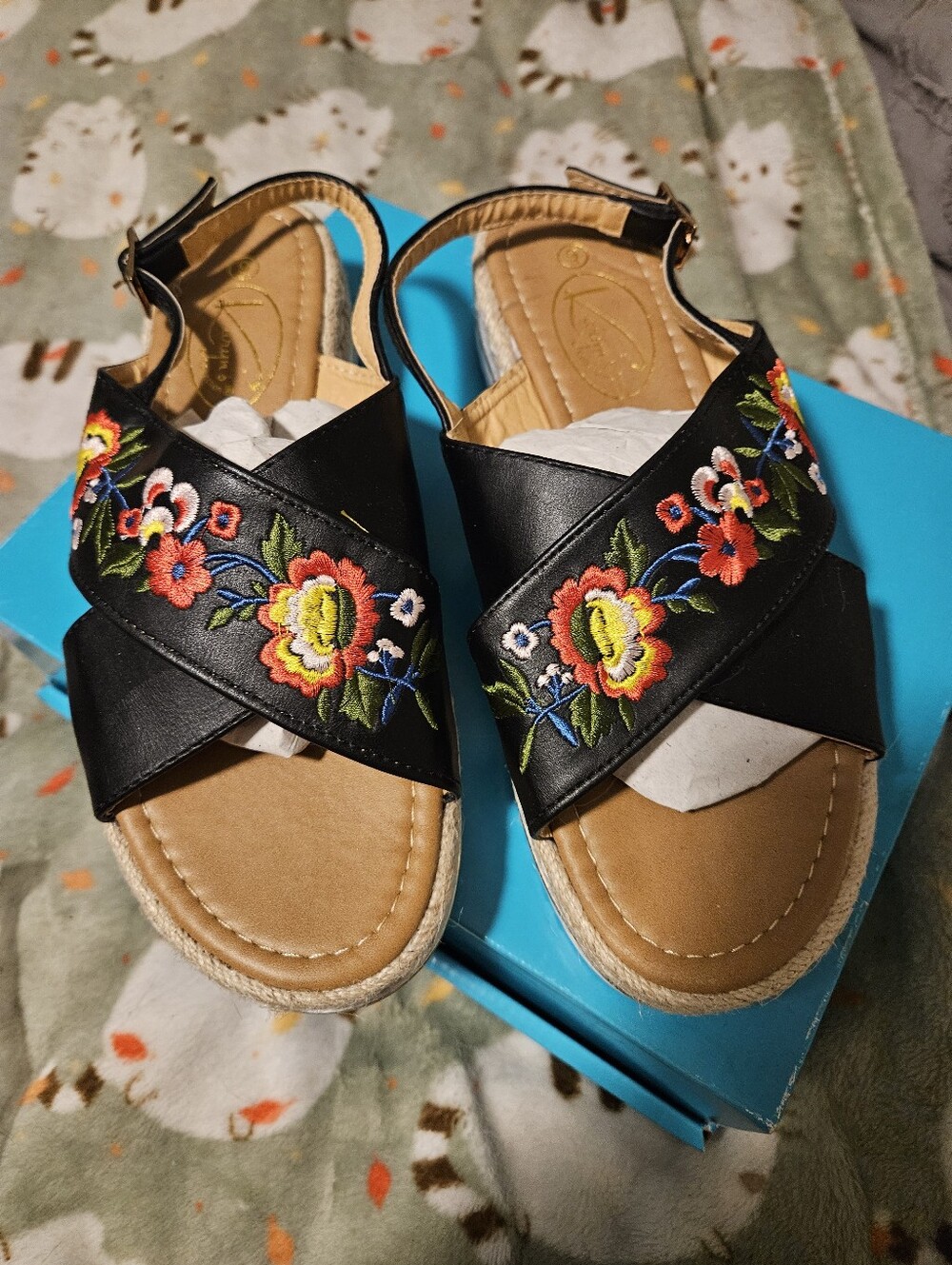 BRAND NEW ** Black Embroidered Crossband Women's Sandals